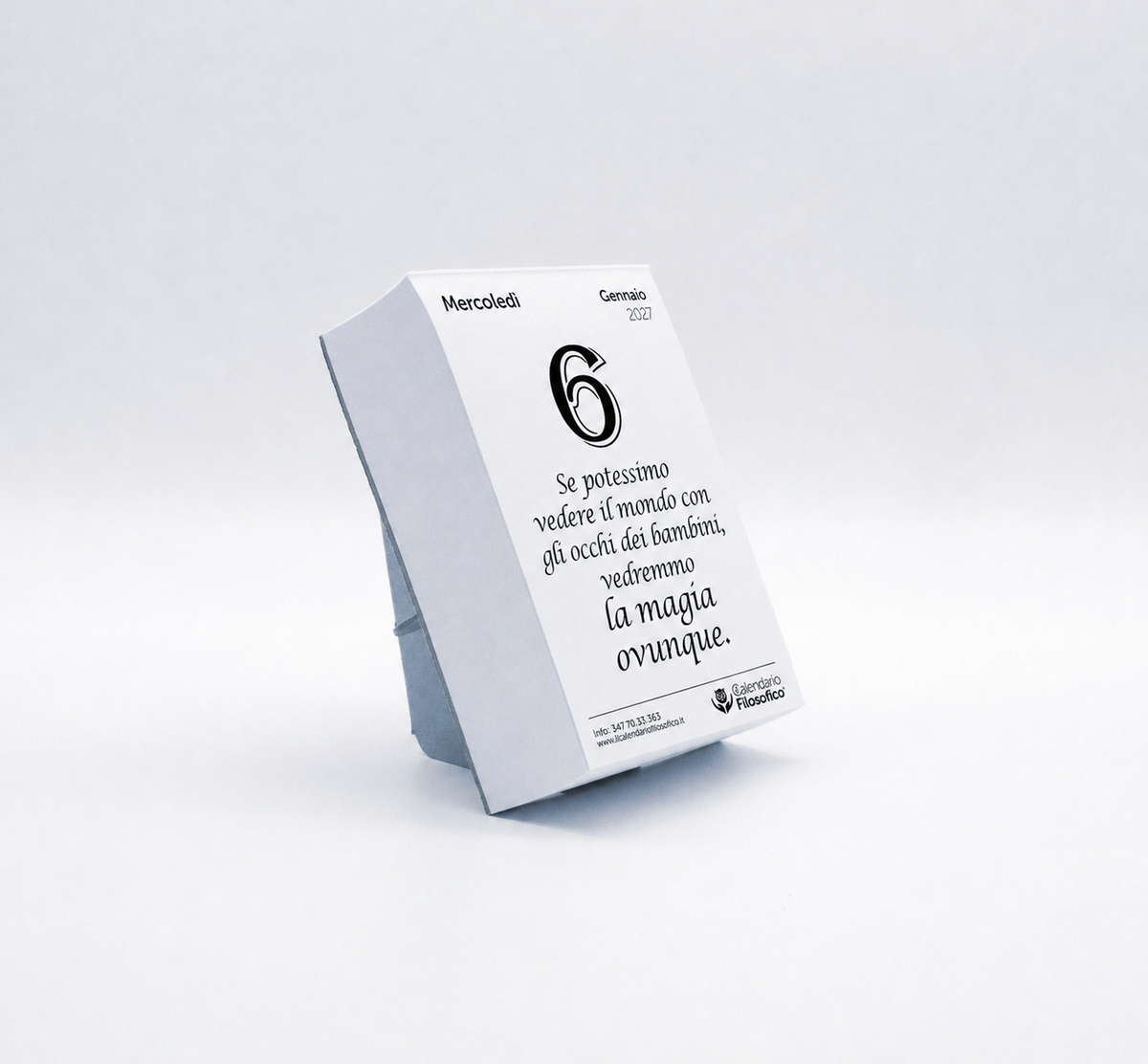 CALENDARIO FILOSOFICO 2027 - A6 PICCOLO 10 x 14 CM - CON SUPPORTO IN CARTONE  E SCATOLA REGALO