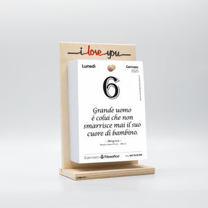 CALENDARIO FILOSOFICO 2025 - A6 PICCOLO 10 x 14 CM - CON SUPPORTO IN LEGNO SERIGRAFATO