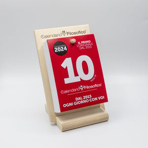 CALENDARIO FILOSOFICO 2024 - A6 PICCOLO 10 x 14 CM - CON SUPPORTO IN LEGNO INCLINATO