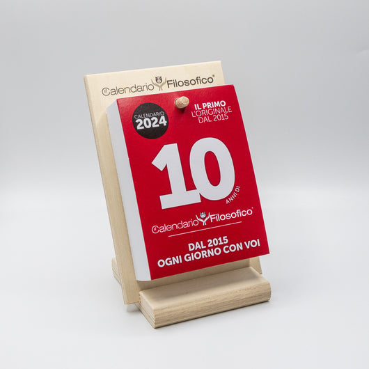 CALENDARIO FILOSOFICO 2024 - A6 PICCOLO 10 x 14 CM - CON SUPPORTO IN LEGNO INCLINATO