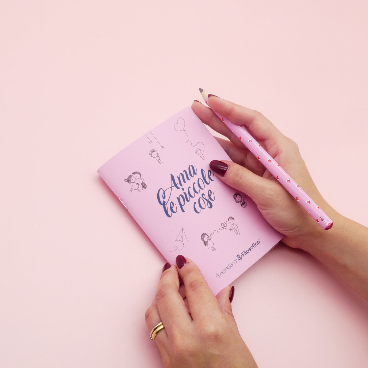 QUADERNO PICCOLO “AMA LE PICCOLE COSE” CON FRASI E PAGINE DECORATE