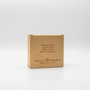 CALENDARIO DELLE DONNE 2025 - A7 MIDI 7,4 x 10,5  CM - SUPPORTO IN CARTONE E SCATOLA REGALO